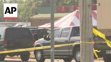 Arkansas police say grocery store shooting motive is unclear.